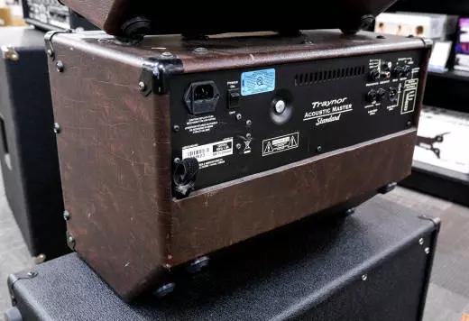 Store Special Product - Traynor - AM Standard 2-Channel Stereo Acoustic Guitar Amp - 150 Watts